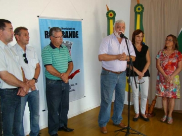 Autoridades prestigiaram a solenidade de inaugura��o