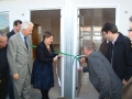 Autoridades cortaram a fita de inaugurao do residencial - Crdito: Ricardo Irigom