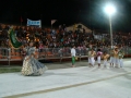 P�blico prestigiando os desfiles no Samb�dromo - Cr�dito: Ricardo Irigom