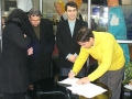 Presidente da AMPERG assinando o conv�nio