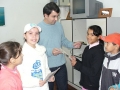 Prefeito, em 2006, recebendo crianas que participaram do projeto Patrulha Ambiental Mirim