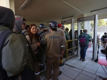 Na sexta-feira, trabalhadores da companhia cruzaram os braos em protesto contra a possibilidade de demisses