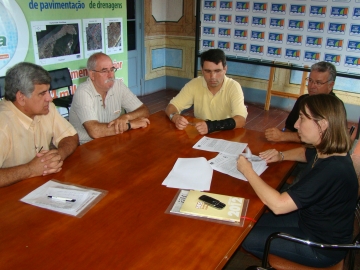 Objetivo do encontro foi a assinatura de convnio firmado entre o Municpio e a entidade