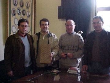 Manoel de Oliveira (Setor de Recursos Humanos da Bunge), prefeito Janir Branco, secretrio Gilberto Pinho e o secretrio Edes Andrade