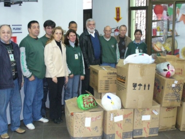 Secret�rio Leonardo Salum e a equipe do Pacot�o