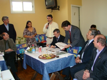 Pronunciamento do prefeito Fbio Branco durante a reunio almoo em Pelotas