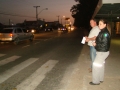 Agentes de tr�nsito est�o no local orientando os pedestres - Cr�dito: Ricardo Irigom