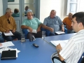 Prefeito Janir Branco recebendo em audincia representantes do Sindipetro e vereadores